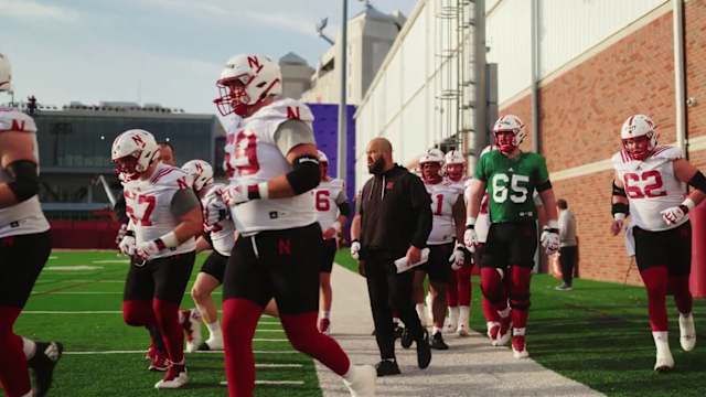 Donovan Raiola with offensive line 2023 spring practice Nebraska football
